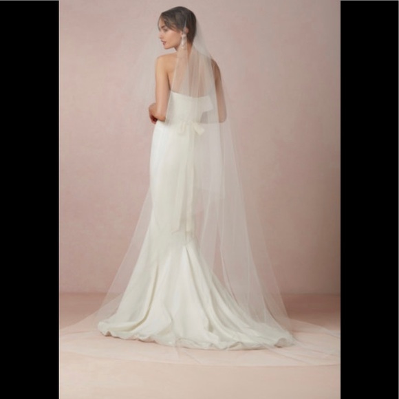 Floating Cathedral Veil by BHLDN by Anthropologie - Picture 3 of 8